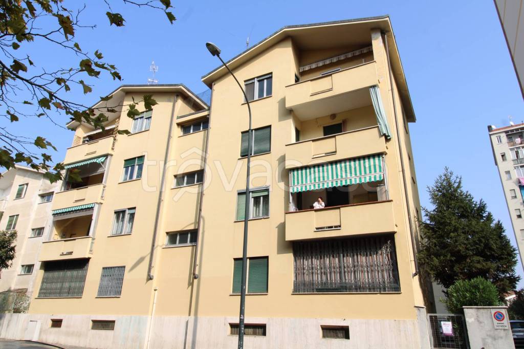 Appartamento in vendita a Torino corso Taranto, 177
