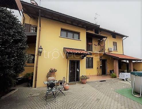 Villa Bifamiliare in vendita a Cassolnovo via Lavatelli
