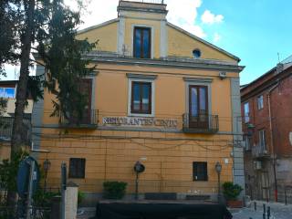 Intero stabile in affitto a caserta via dei giardini, 1