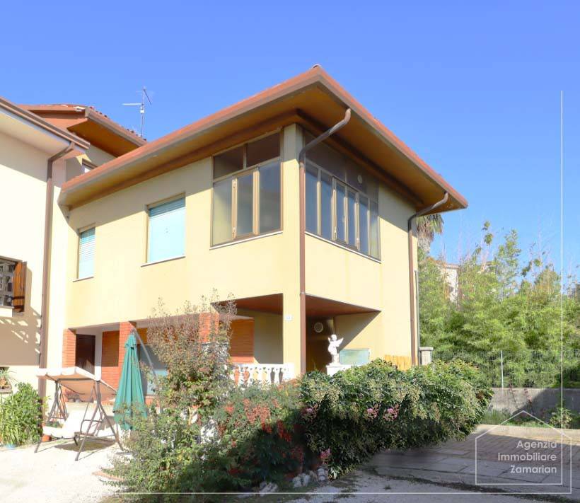 Villa a Schiera in vendita a San Michele al Tagliamento via Santa Sabata, 42