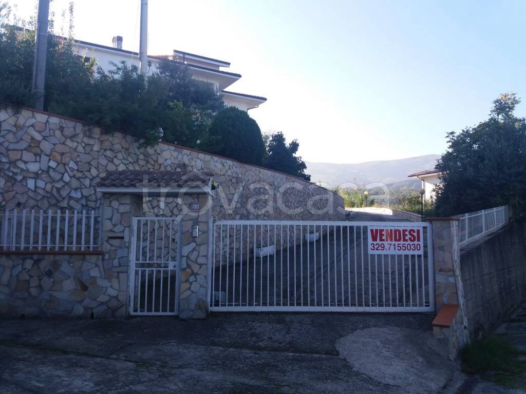 Villa Bifamiliare in in vendita da privato a Montalto Uffugo via Croce dell'Abate, 53