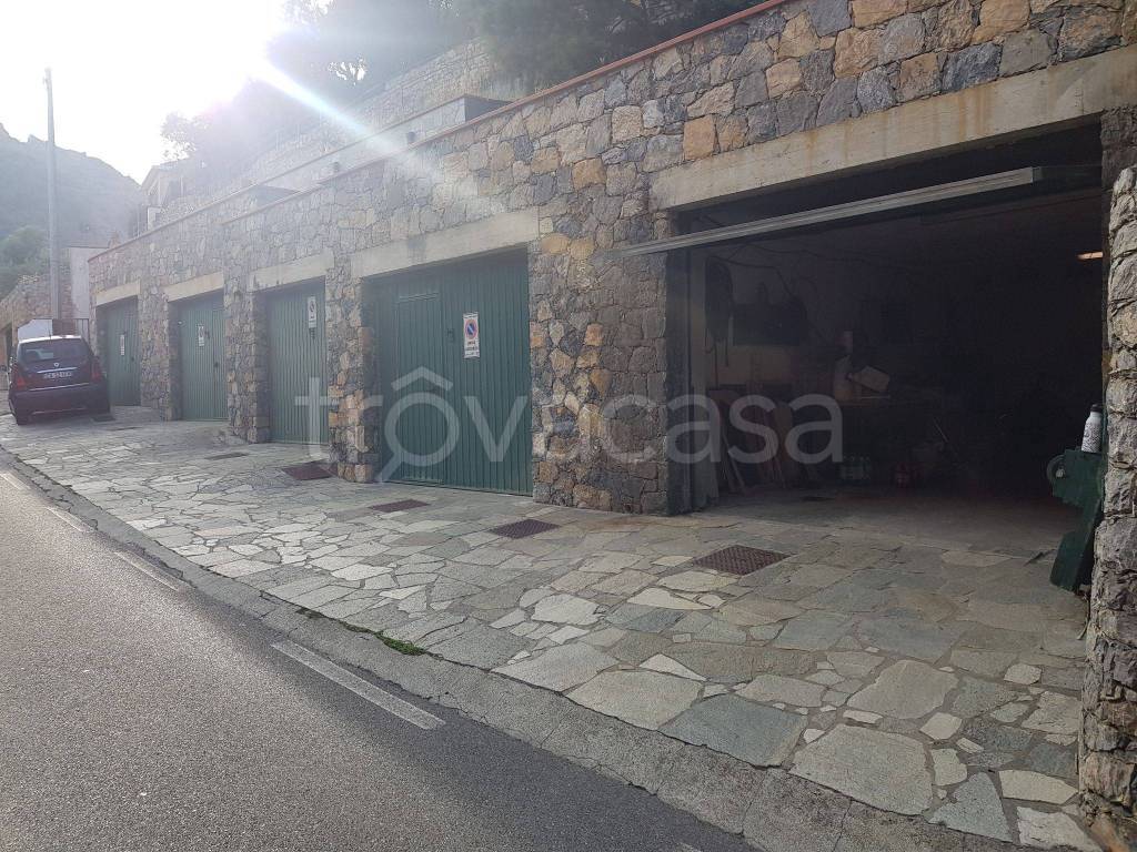 Garage in vendita a Portovenere via Giulio Canedoli, 25