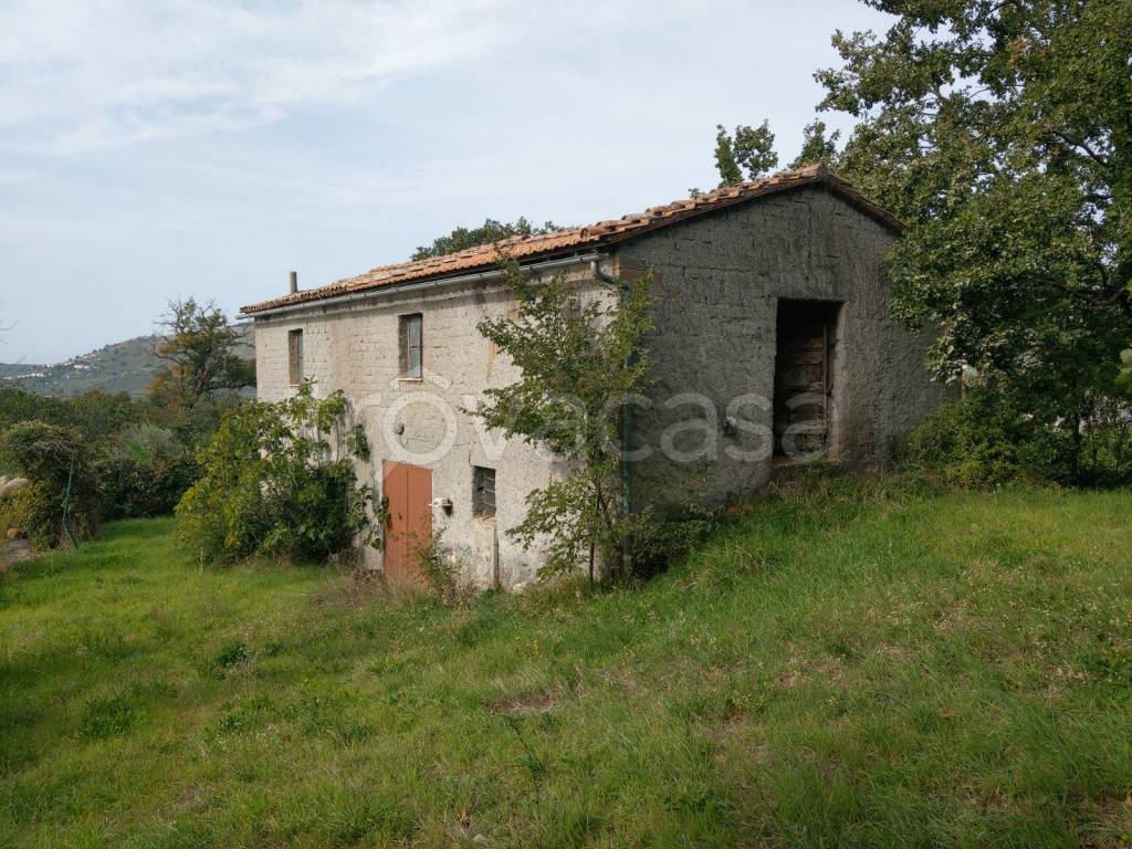 Casale in vendita a Castel Madama via Pietro Romano