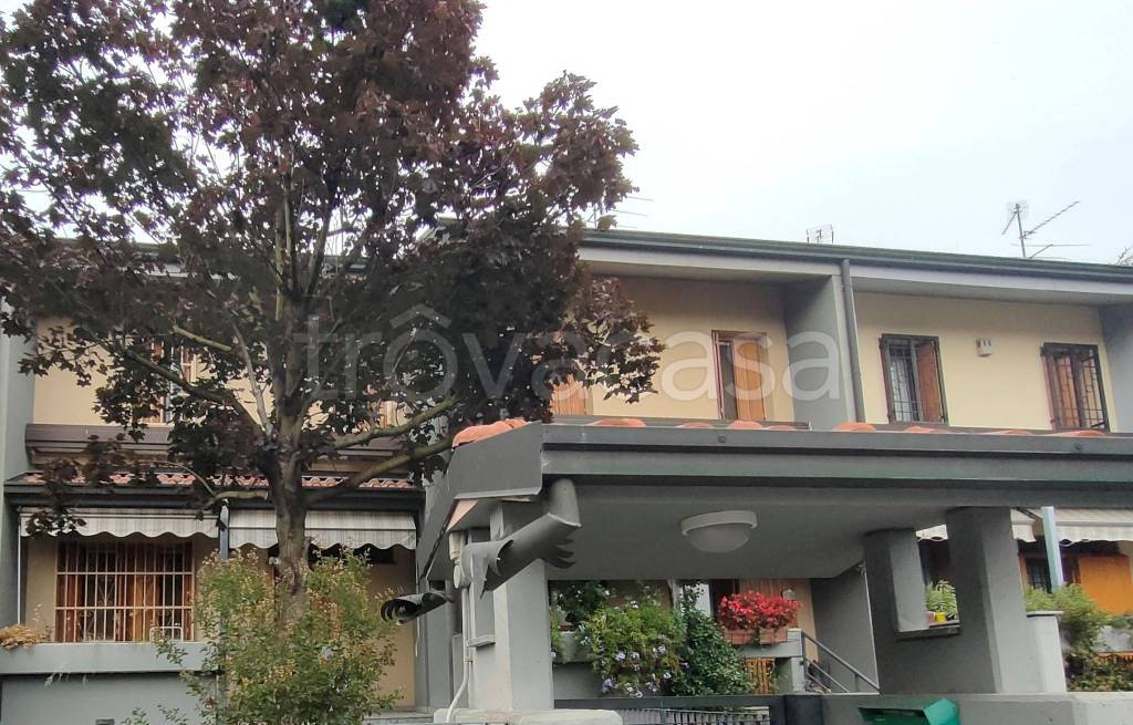 Villa a Schiera in vendita a Segrate via Pietro Mascagni, 8