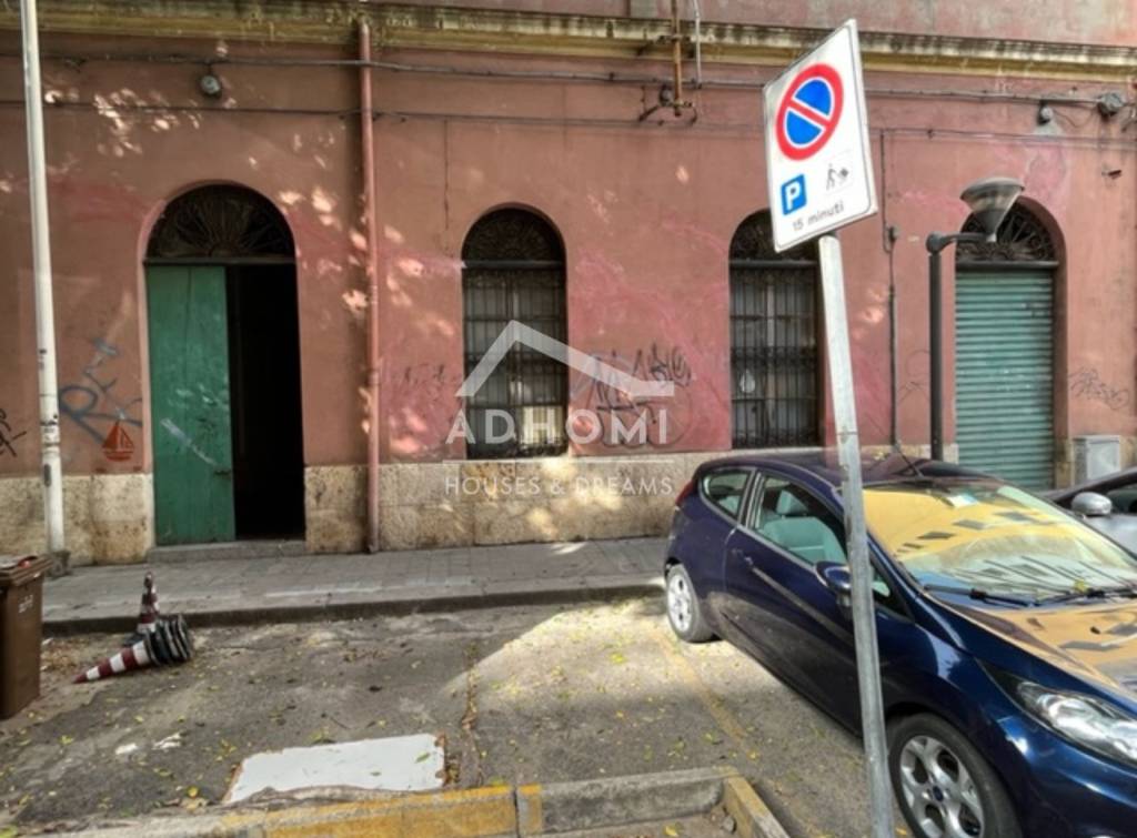Negozio in vendita a Cagliari viale Trieste, 54