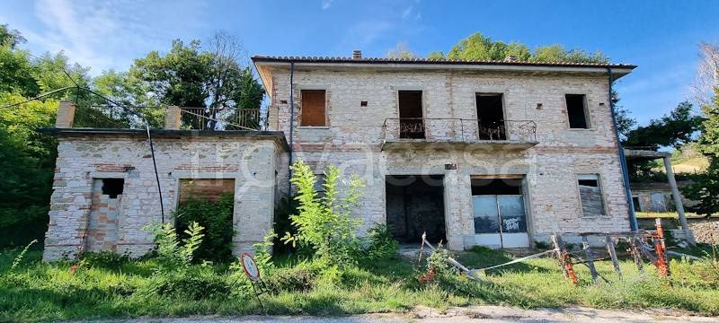 Casale in vendita a San Severino Marche località Corsciano