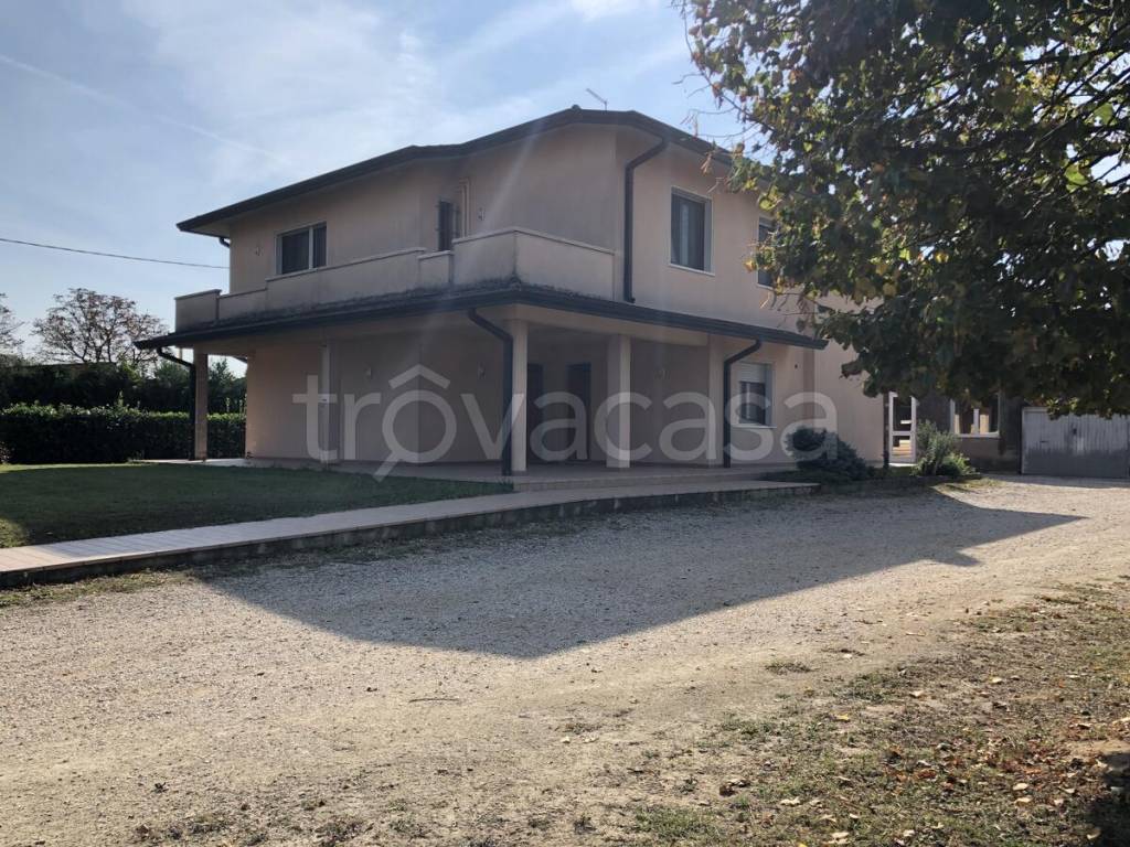 Casa Indipendente in vendita a Isola Rizza via muselle, 877