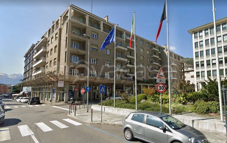 Appartamento in vendita ad Aosta via Festaz, 52