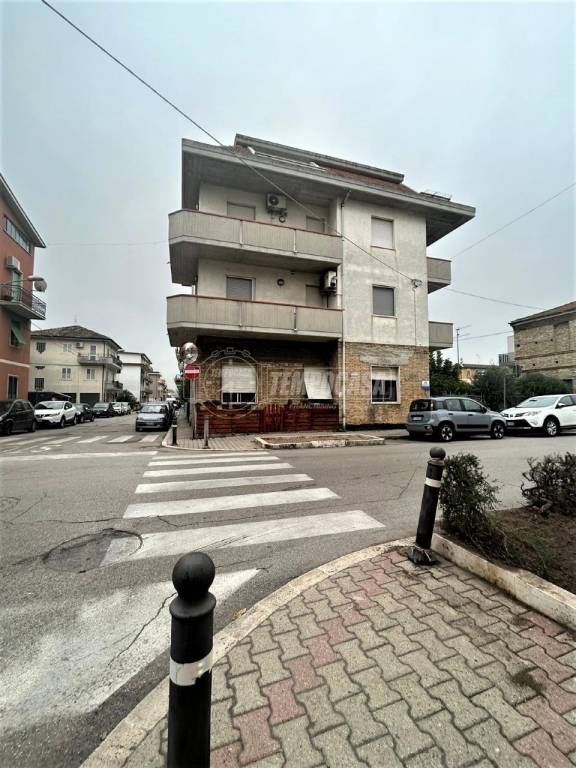 Ufficio in vendita a San Benedetto del Tronto via Filippo Turati, 22
