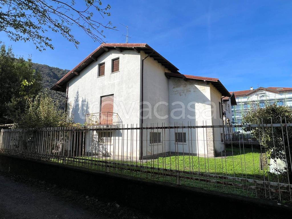 Villa in vendita a Verbania via Montanara, 7