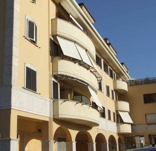 Appartamento in vendita a Guidonia Montecelio via Costantino 20