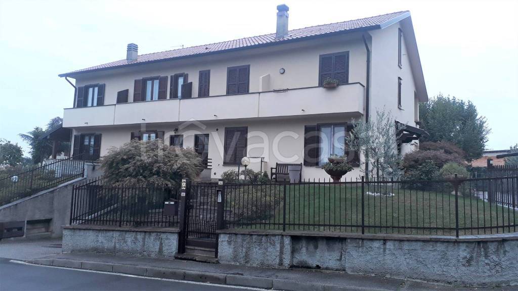 Villa a Schiera in vendita ad Albavilla via Lucio Virgilio Rufo