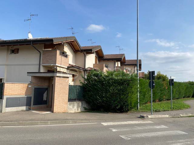 Villa a Schiera in vendita a Cassano d'Adda via Unità d'Italia, 2
