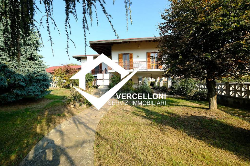 Villa Bifamiliare in vendita a Casaleggio Novara via Mandello Vitta, 14