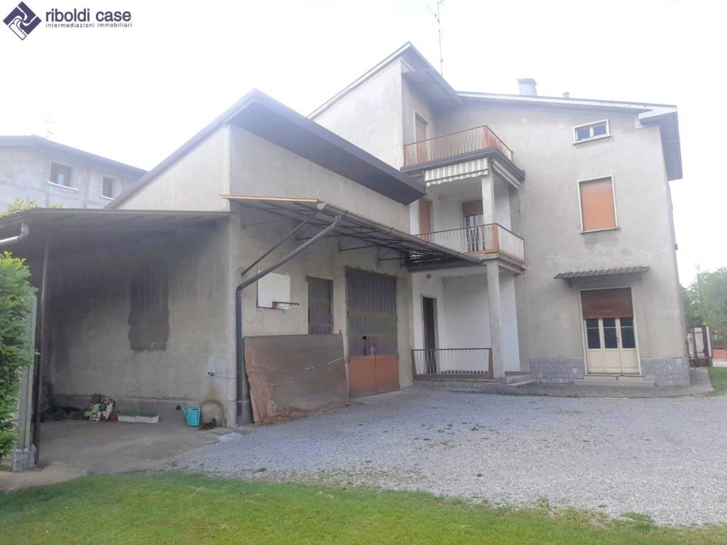 Villa Bifamiliare in vendita a Giussano via Adamello