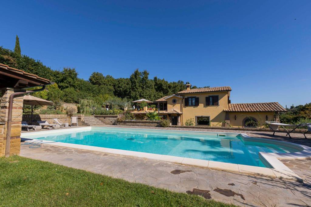 Villa in vendita a Sacrofano via Monte Sirio