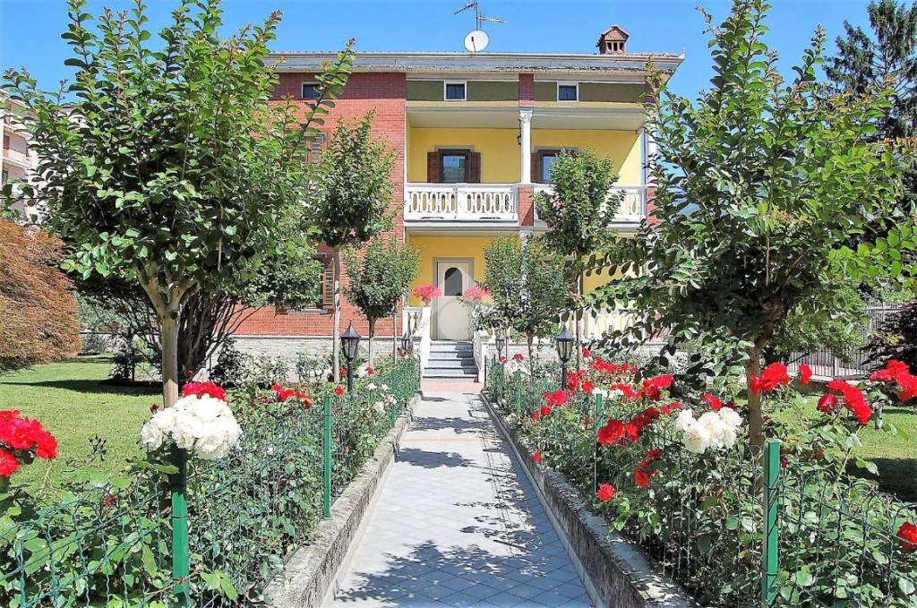 Villa Bifamiliare in vendita a Borgofranco d'Ivrea via olmetto, 9