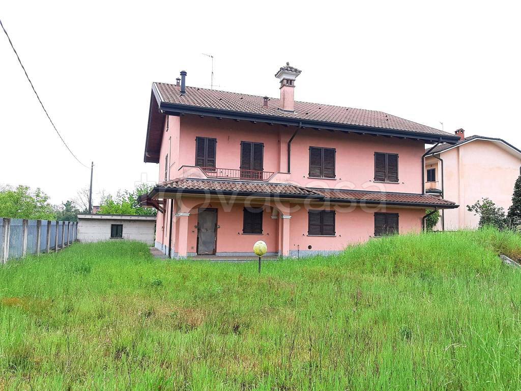 Villa Bifamiliare in vendita a Bareggio via Vigevano