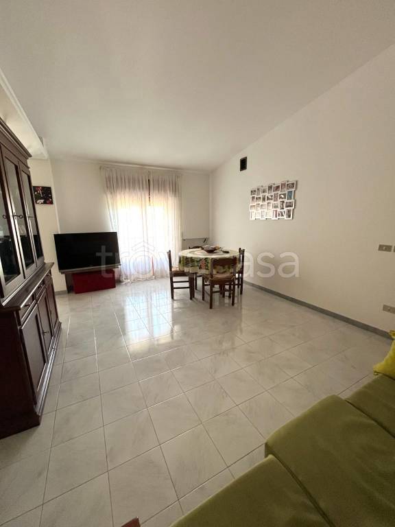 Appartamento in vendita a Capri Leone via Giuseppe Giusti, 10