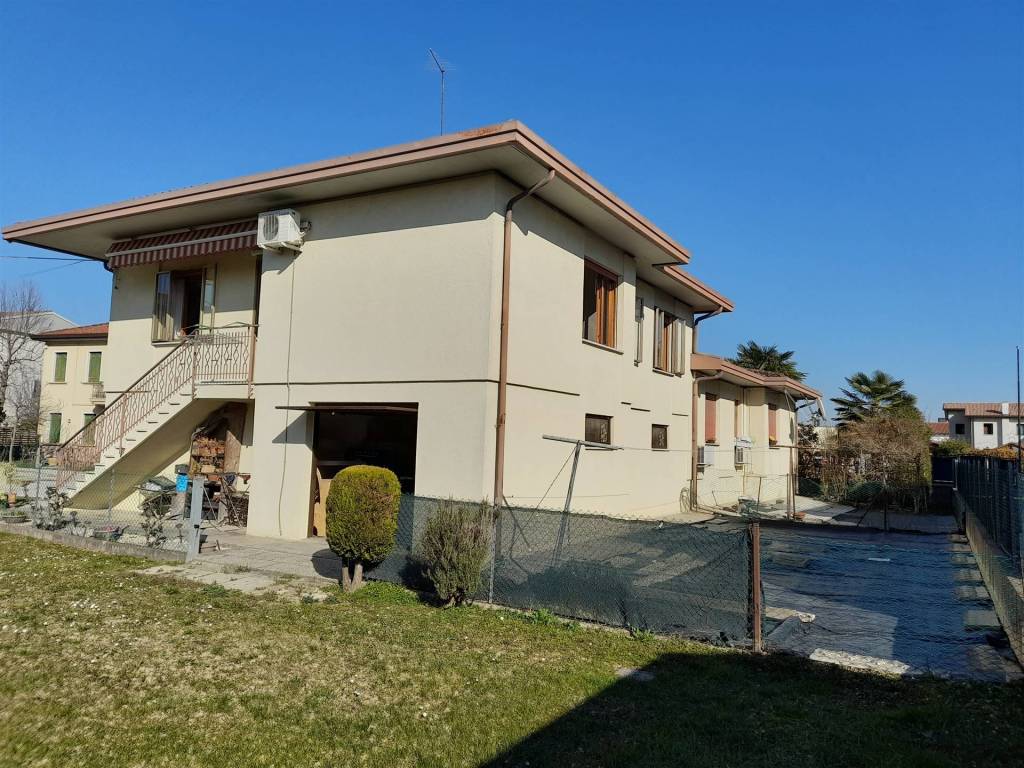 Villa Bifamiliare in vendita a Spinea via Fornase