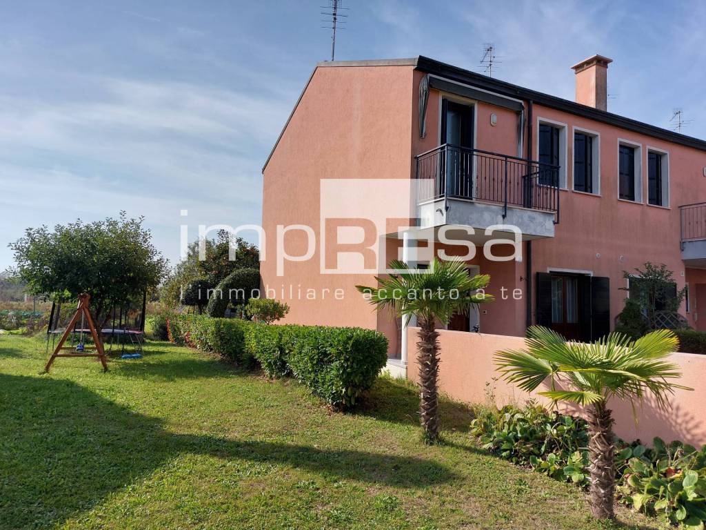 Villa Bifamiliare in vendita a Venezia via Dei Spironi, 54