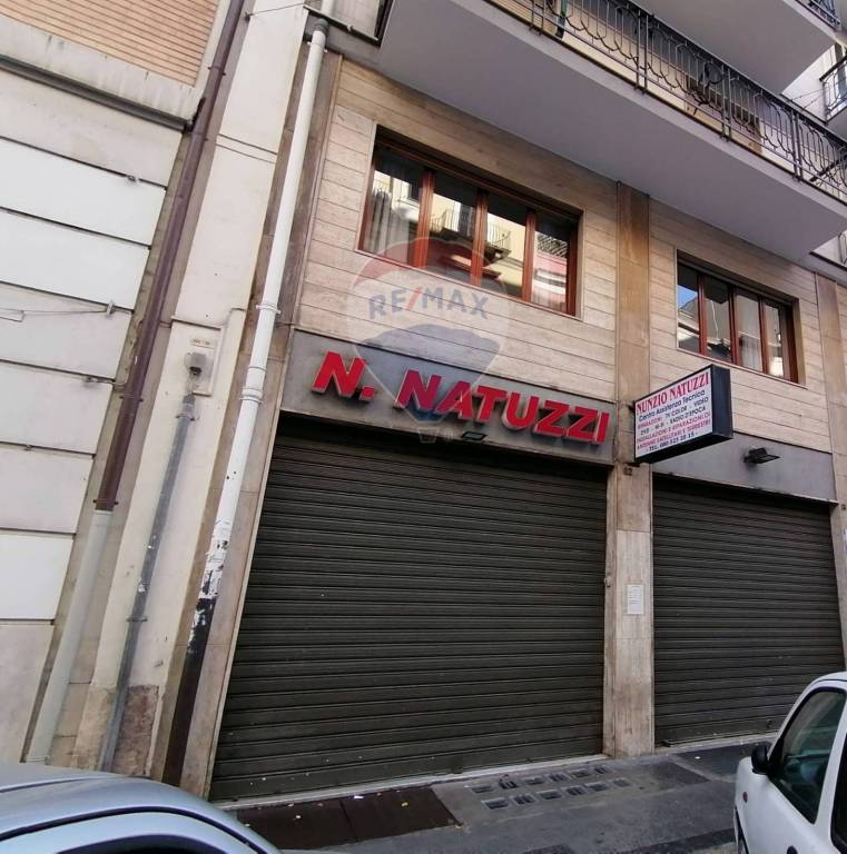 Negozio in vendita a Bari via Principe Amedeo, 182