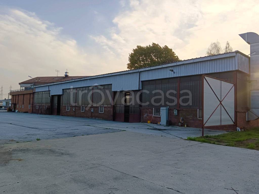 Capannone Industriale in vendita a Cuneo via Crocetta, 10