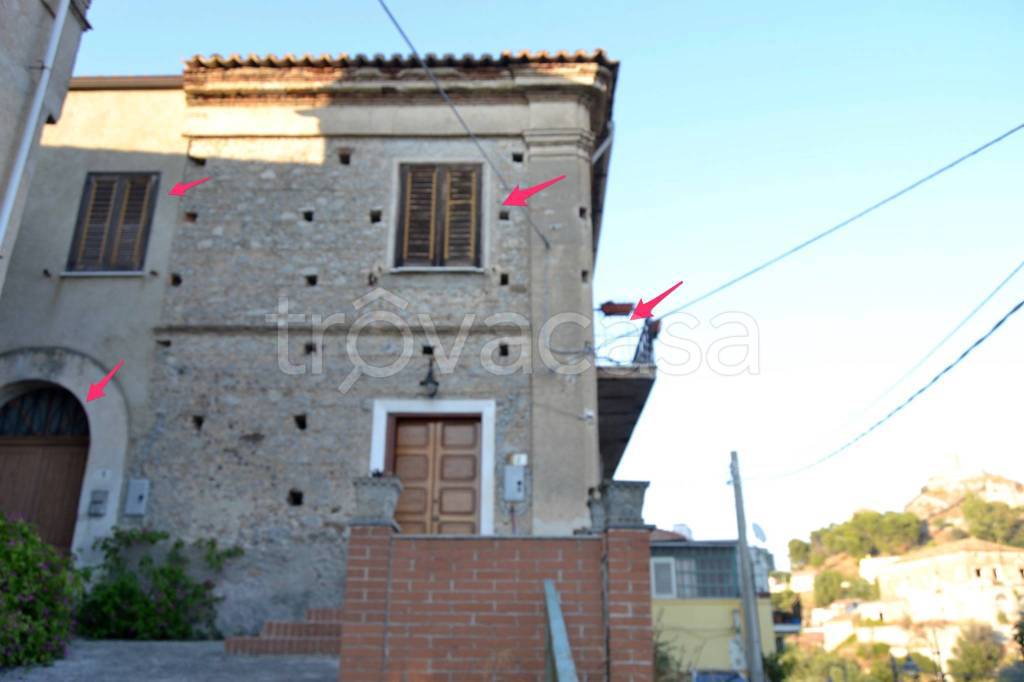 Casa Indipendente in in vendita da privato a Roccella Ionica via Giuseppe Garibaldi, 5