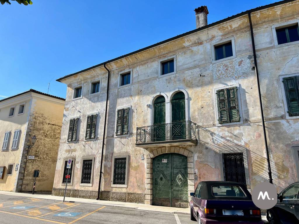 Casa Indipendente in vendita a Valvasone Arzene piazza Mercato, 3