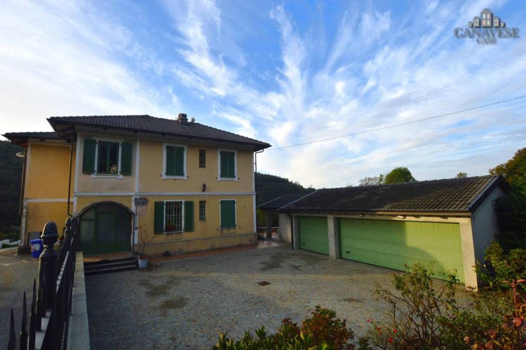 Villa in vendita a Val di Chy via Roma, 70