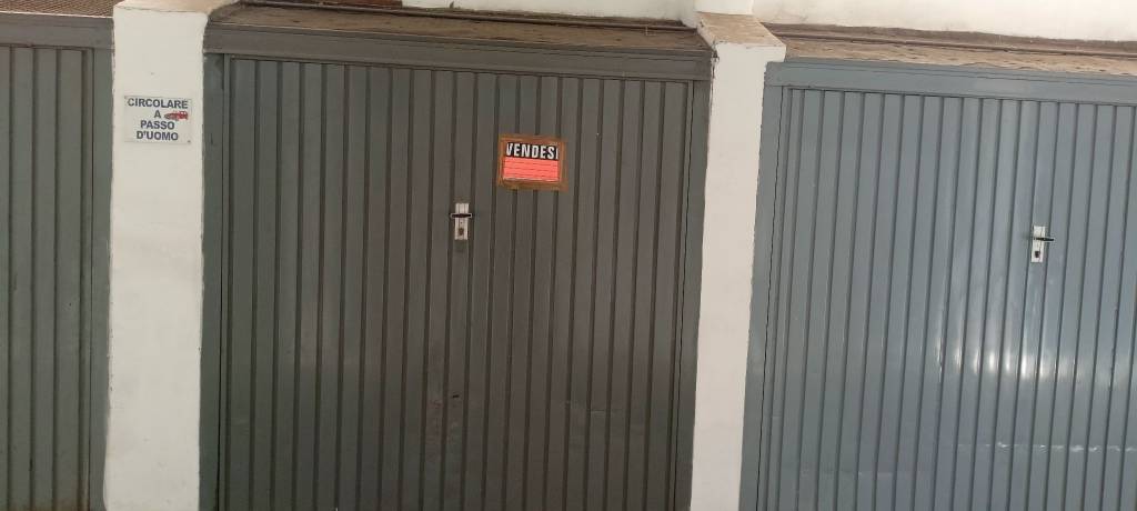 Garage in vendita a Castellaneta via San Martino