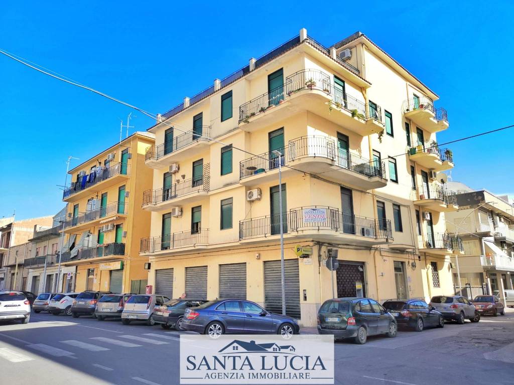 Appartamento in vendita a Canicattì via Carlo Alberto, 124