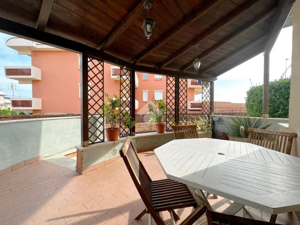 Appartamento in vendita a Carrara viale Giovanni da Verrazzano, 15