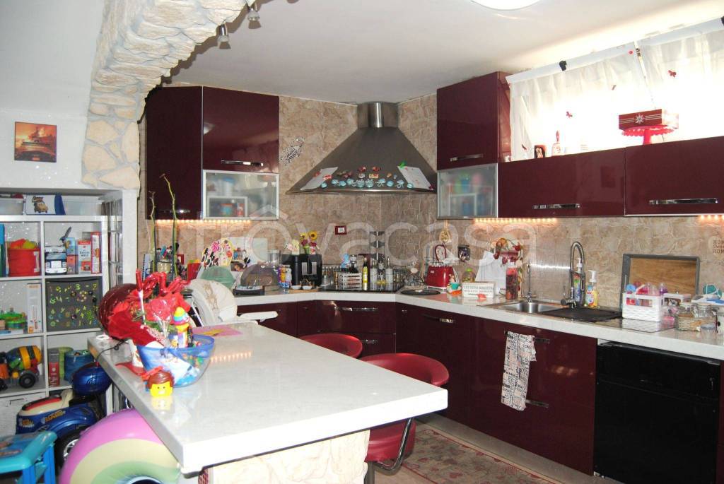 Appartamento in in vendita da privato a Genzano di Roma via Cadore, 13