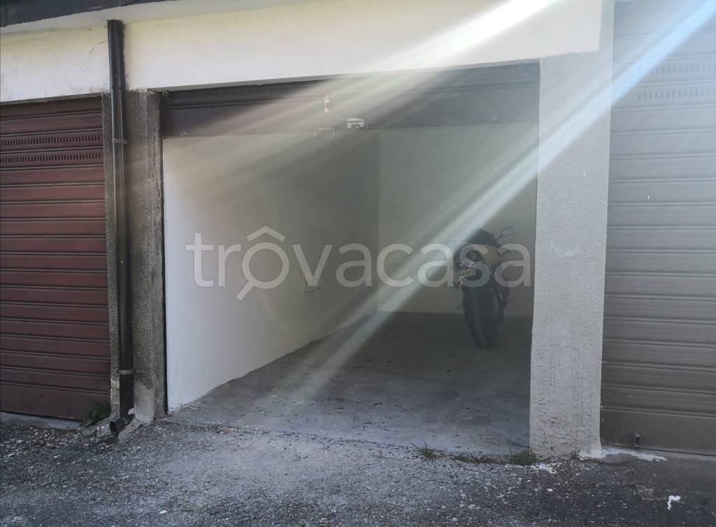Garage in vendita a Orbassano via Leonardo da Vinci, 5