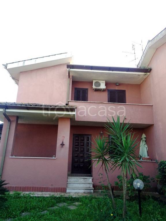 Villa Bifamiliare in vendita a Sabaudia via Tronto
