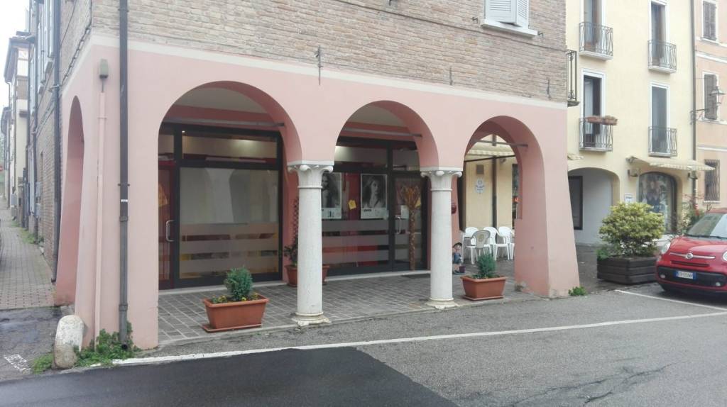 Parrucchiere in in vendita da privato a Borgo Mantovano piazza Grazioli, 13