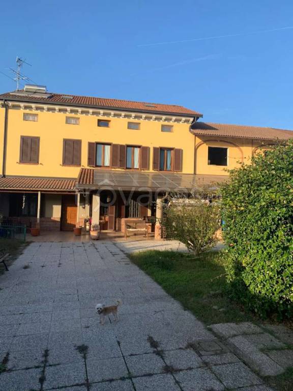 Villa in vendita a Motta de' Conti via Roma