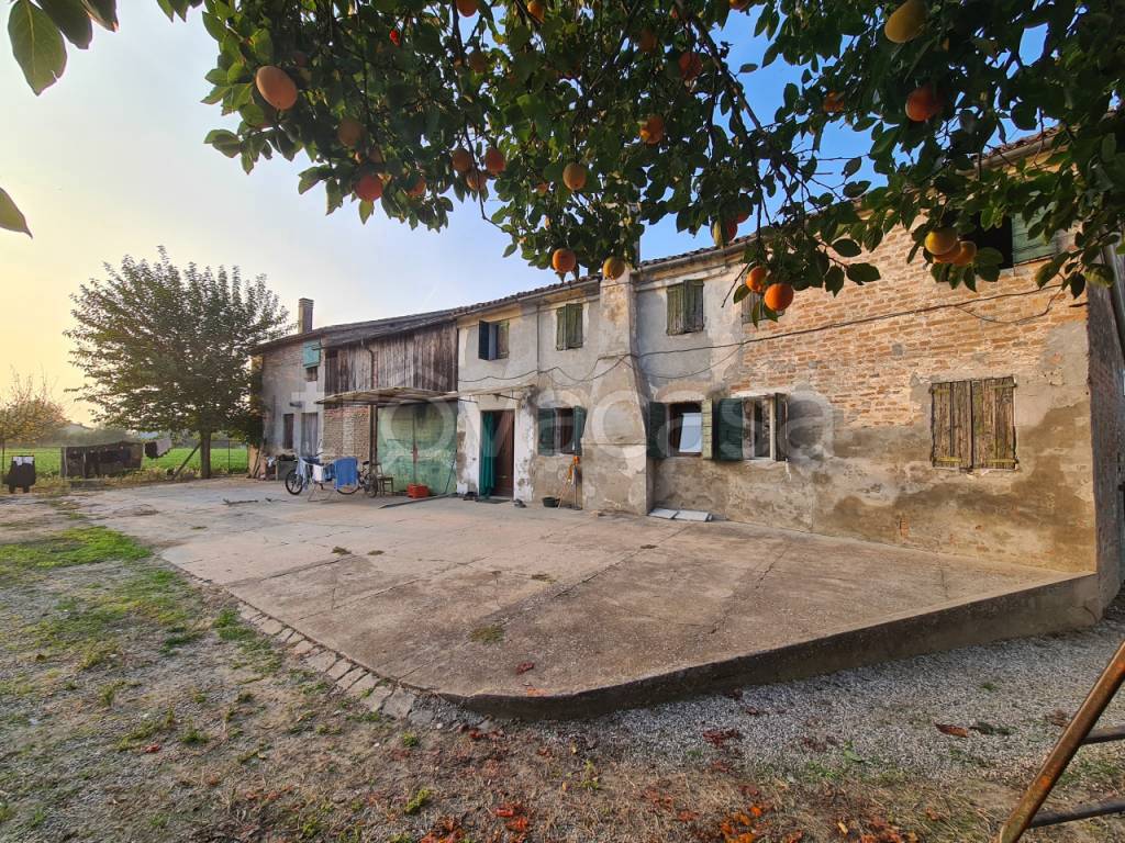 Villa a Schiera in vendita a Borgo Veneto via canareggio