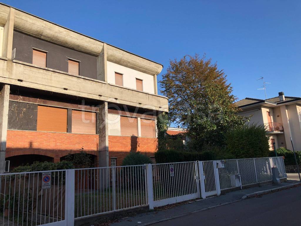 Villa a Schiera in vendita a Rescaldina via Cavalieri di Vittorio Veneto, 60