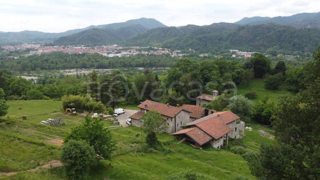 Casale in vendita a Borgosesia regione Fenera Annunziata