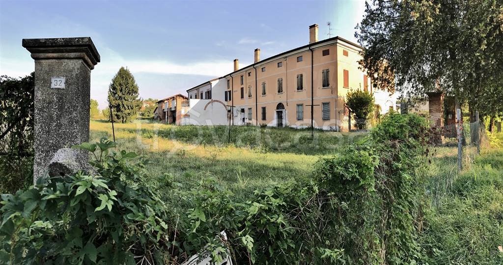 Consorzio Agrario in vendita a Castel d'Ario