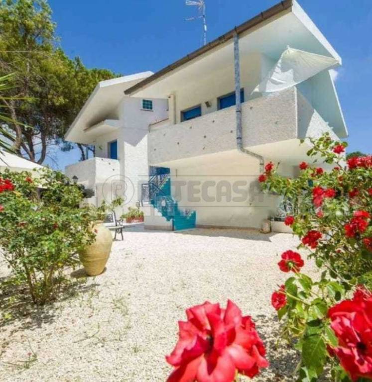 Villa in vendita a Siracusa via senigallia (F.Bianche)