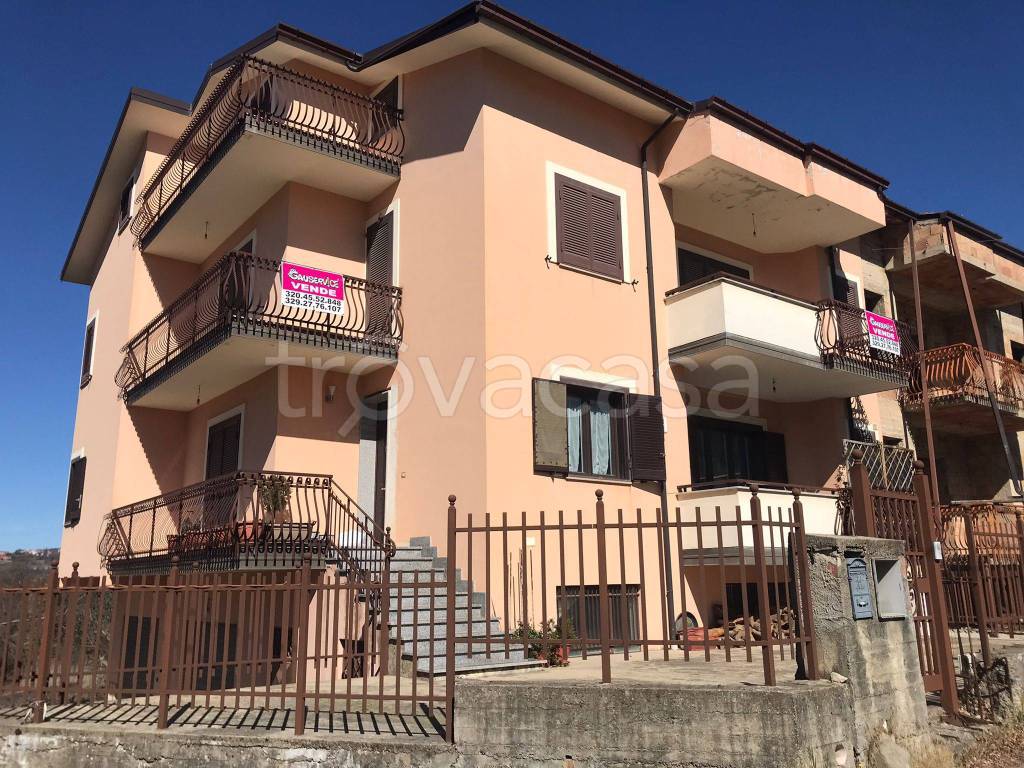 Appartamento in vendita a Casali del Manco via Guido Rossa, 47