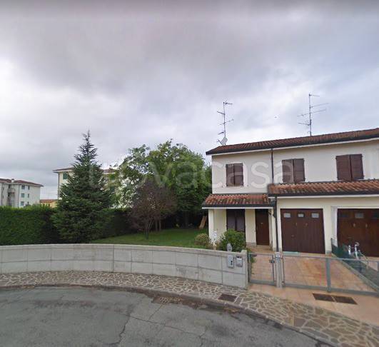 Villa a Schiera all'asta a Suzzara via Leonida Bissolati, 30