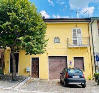 Casa Indipendente in in vendita da privato a Luogosano via Francesco De Sanctis, 1