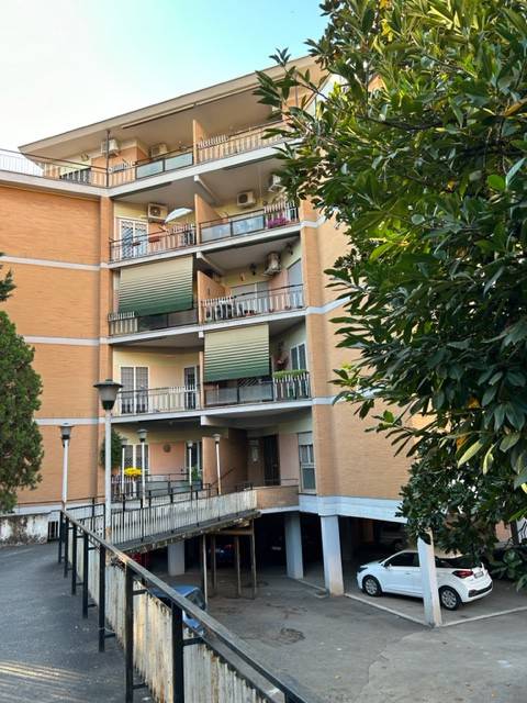 Appartamento in vendita a Roma via di Valle Melaina