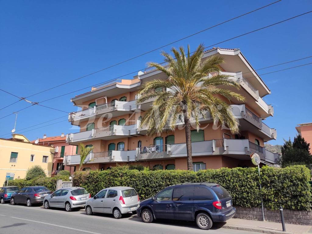 Appartamento in affitto a Bordighera via Aurelia, 110