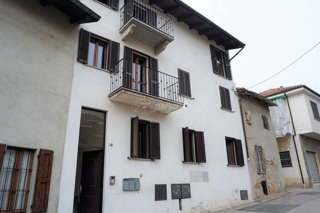 Intero Stabile in vendita a Montechiaro d'Asti via Mondo, 30