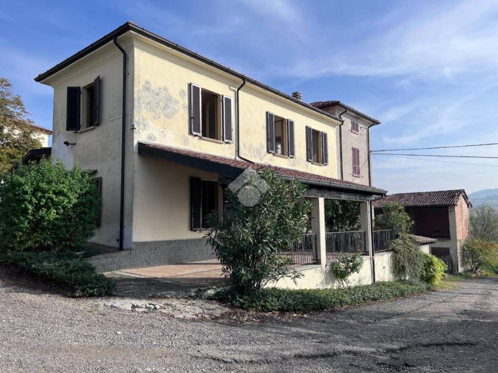 Casa Indipendente in vendita a Santa Maria della Versa località torrazza, 5